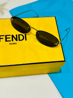 ⁦نظارات شمسية من FENDI تألقي بإطلالة تليق بذوقك الرفيع.⁩ - الصورة ⁦3⁩