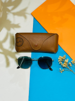 🕶️ Ray-Ban Classic Elegance