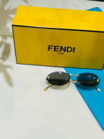 نظارات شمسية من FENDI تألقي بإطلالة تليق بذوقك الرفيع.